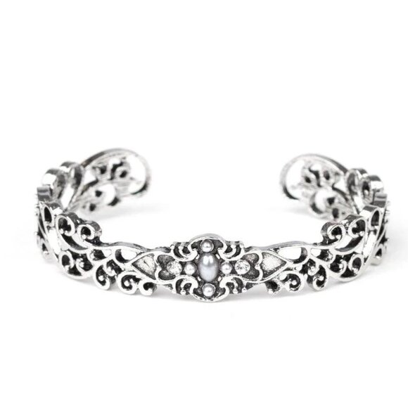 Paparazzi Victorian Vines White Bracelet - Picture 1 of 1